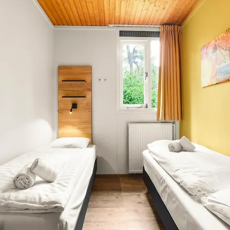 Woodland Retreat W Fireplace * プッテン