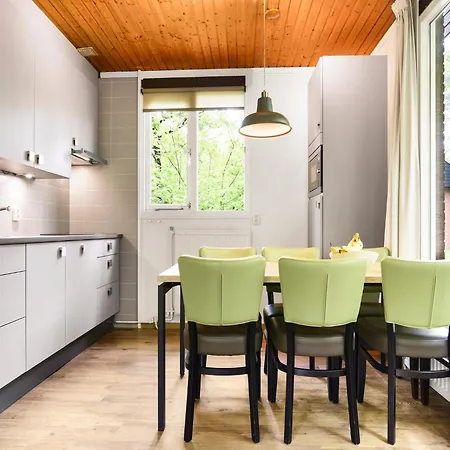 Woodland Retreat W Fireplace