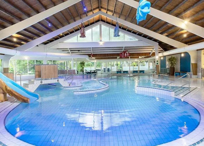 Woodland Retreat W Fireplace * Putten