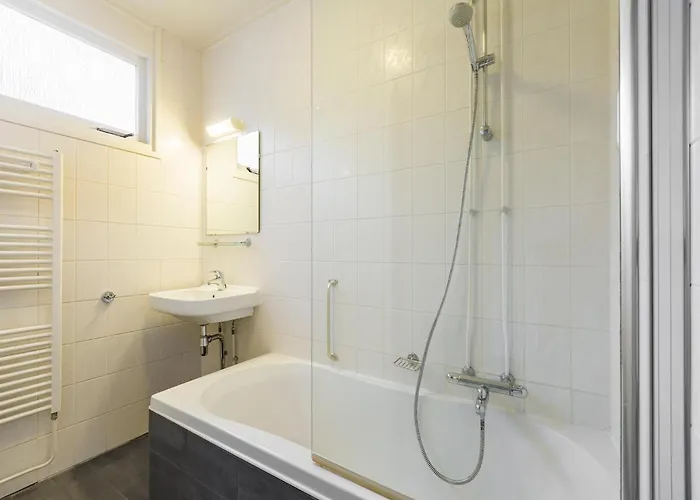 Woodland Retreat W Fireplace Ferienhaus *