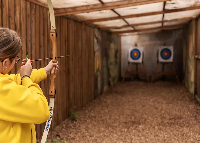 Woodland Retreat W Fireplace Ferienhaus *