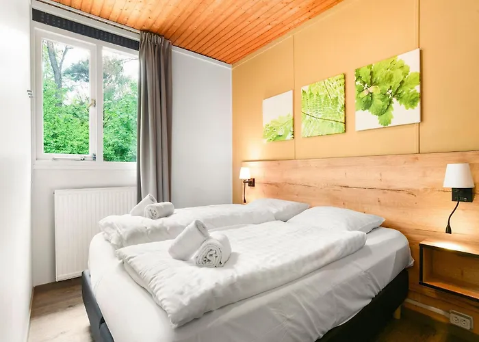 Woodland Retreat W Fireplace Ferienhaus *